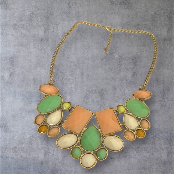 Multi color pastel color necklace gold tone - Picture 6 of 7